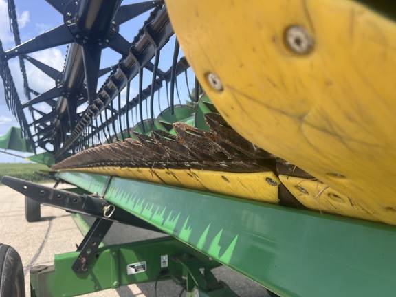 2004 John Deere 630F Header Combine