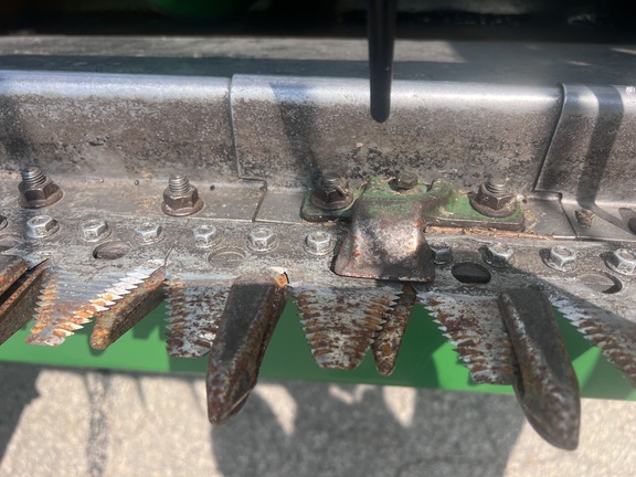 2004 John Deere 630F Header Combine