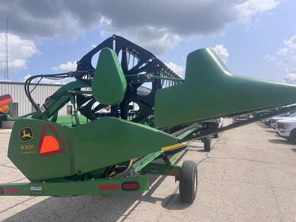 2004 John Deere 630F Header Combine