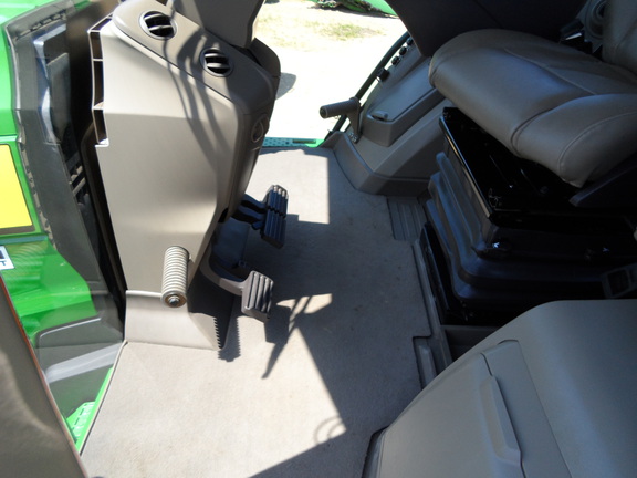 2023 John Deere 8R 340 Tractor