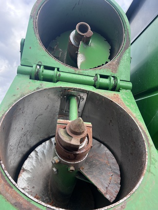 2011 Brent 1194 Grain Cart