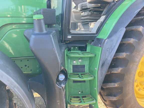 2016 John Deere 6175R Tractor