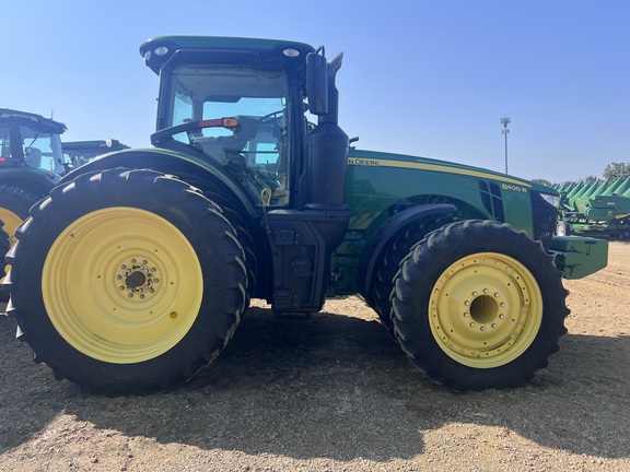 2018 John Deere 8400R Tractor