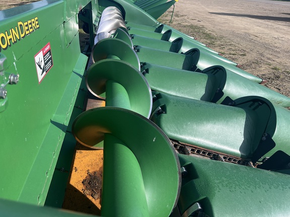 2008 John Deere 608C Header Corn Head