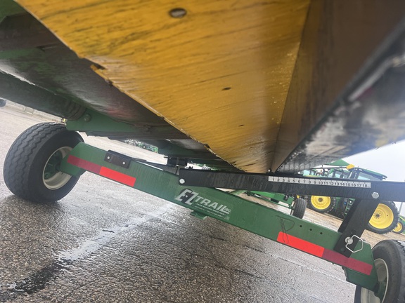 2003 John Deere 925 Header Combine