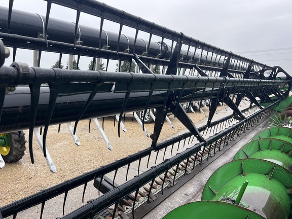 2003 John Deere 925 Header Combine