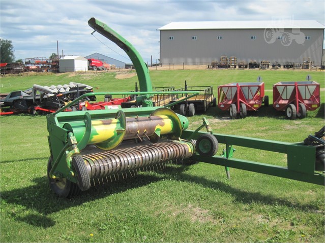 John Deere 3950 Forage Harvester