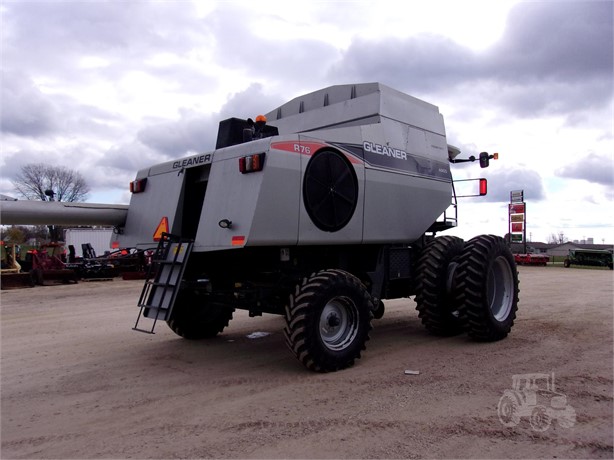 2011 Gleaner R76 Combine