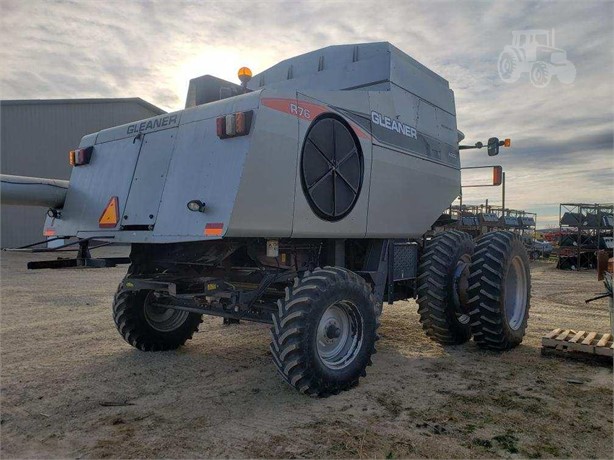 2011 Gleaner R76 Combine