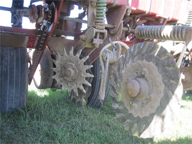 2005 White 6106 Planter