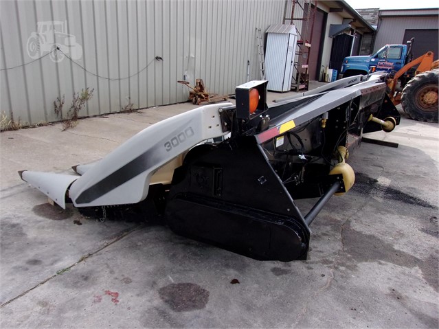 2004 Gleaner 3000 Header Corn Head