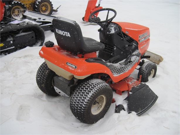 2001 Kubota T1760 Lawn Tractor