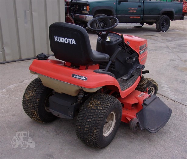 2001 Kubota T1760 Lawn Tractor