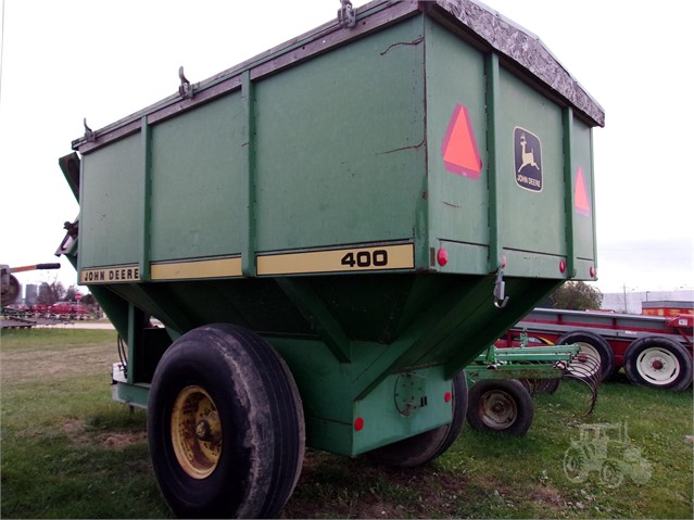 John Deere 400 Grain Cart