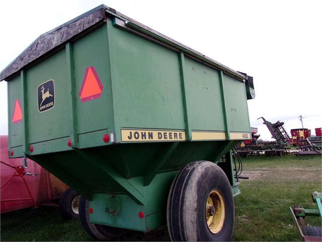 John Deere 400 Grain Cart