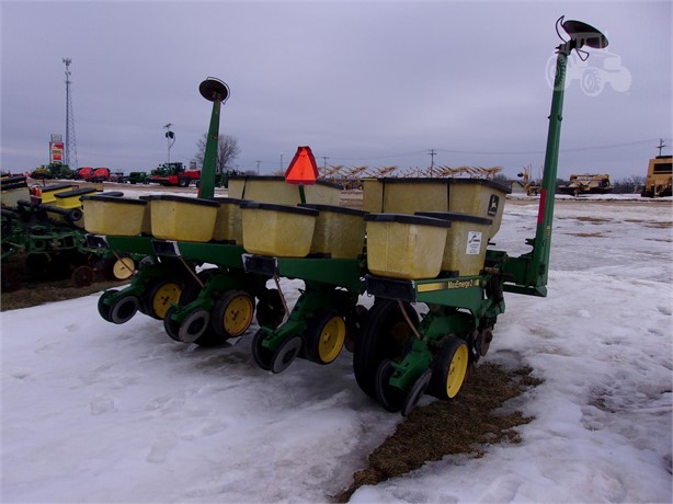 John Deere 7200 Planter