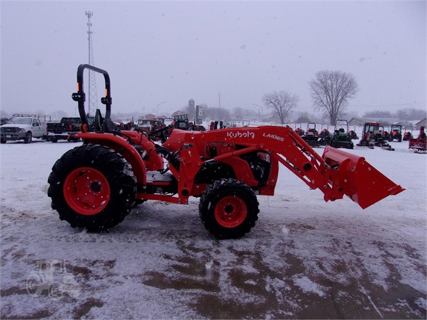 2022 Kubota MX5400DT Tractor