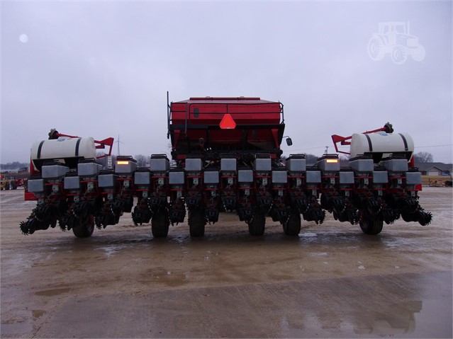 2013 White 8523 Planter