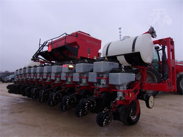 2013 White 8523 Planter