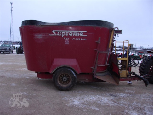 Supreme 500T Feed Wagon