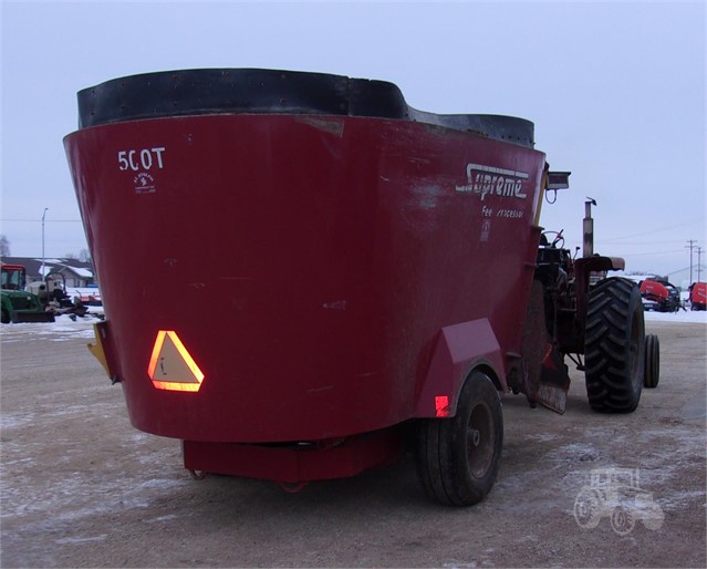 Supreme 500T Feed Wagon