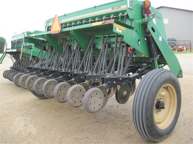 2015 Great Plains 1006NT Drill