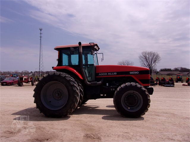 1994 AGCO Allis 9690 Tractor