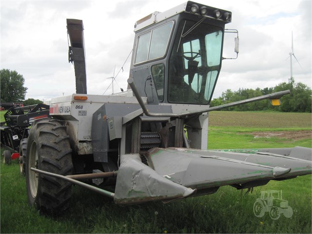 1989 New Idea 803C Combine