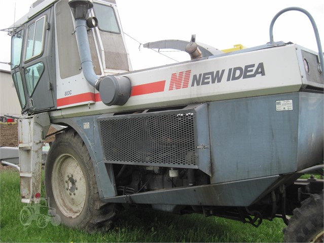 1989 New Idea 803C Combine