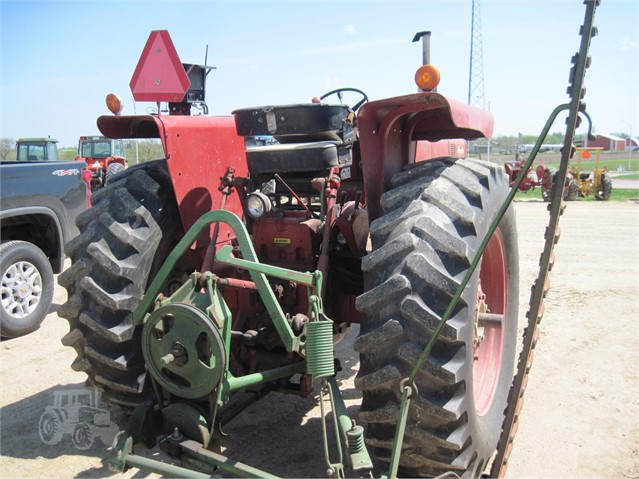 1968 International 656 Tractor