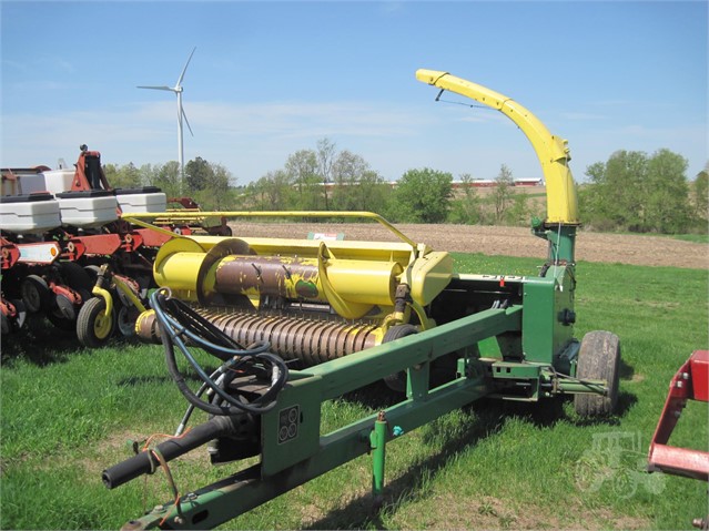 John Deere 3950 Forage Harvester