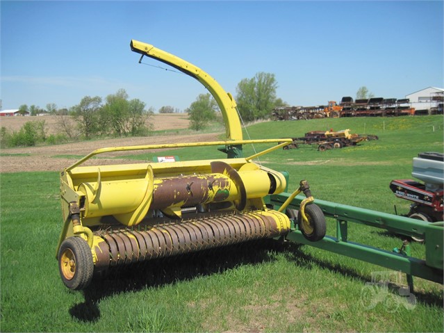 John Deere 3950 Forage Harvester