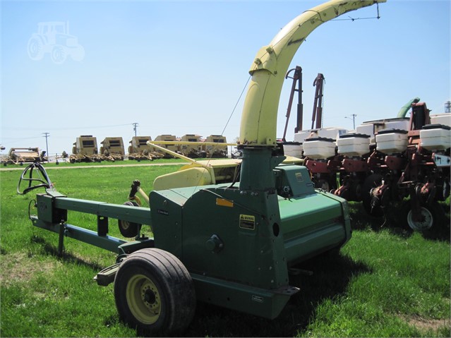 John Deere 3950 Forage Harvester