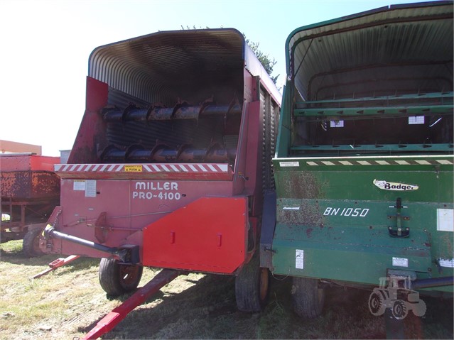 Miller Pro 4100 Forage Box