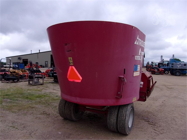 2005 Trioliet SOLOMIX 1-800VL Feed Wagon