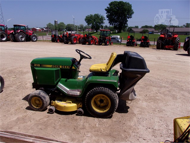 1992 John Deere 318 Garden Tractor