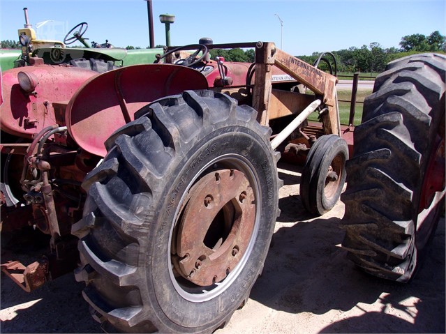 International 460 Tractor