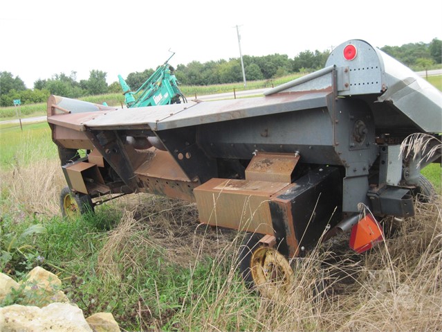 Gleaner N630 Header Combine