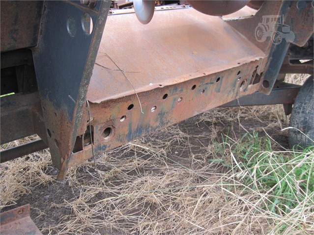 Gleaner N630 Header Combine