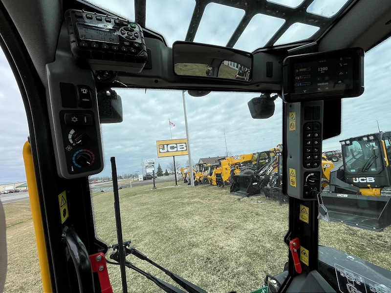 2024 JCB 215 Skid Steer Loader