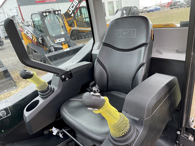 2024 JCB 215 Skid Steer Loader