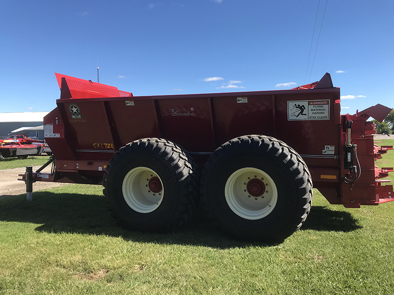 2022 Meyer SXIC720T Manure Spreader