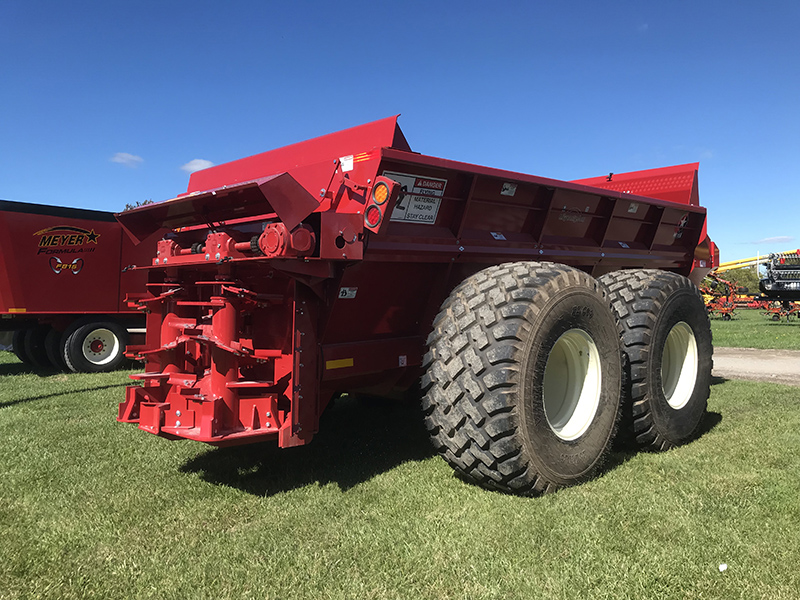 2022 Meyer SXIC720T Manure Spreader