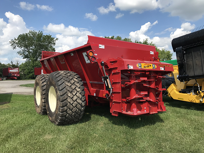 2022 Meyer SXIC720T Manure Spreader