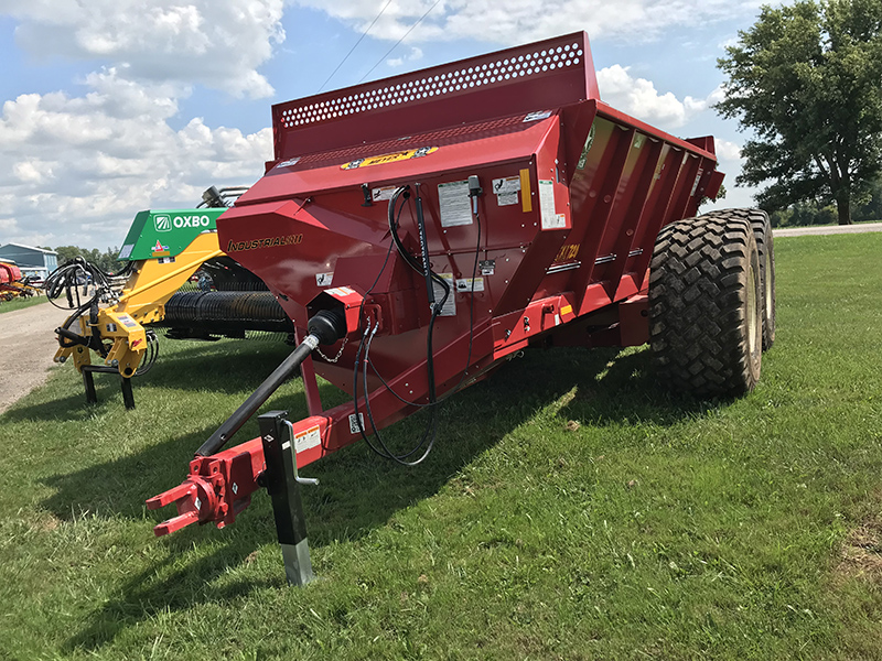 2022 Meyer SXIC720T Manure Spreader