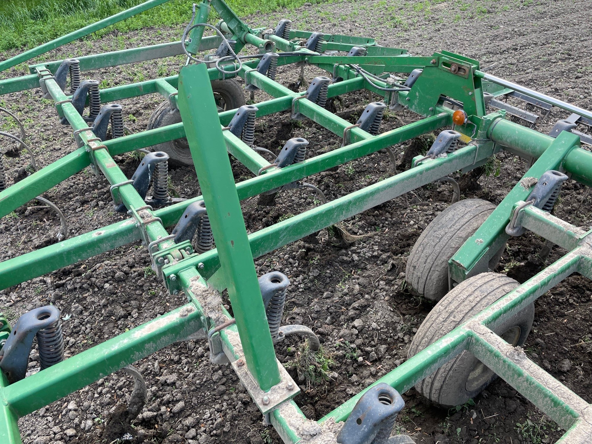 2004 John Deere 980-36 Field Cultivator