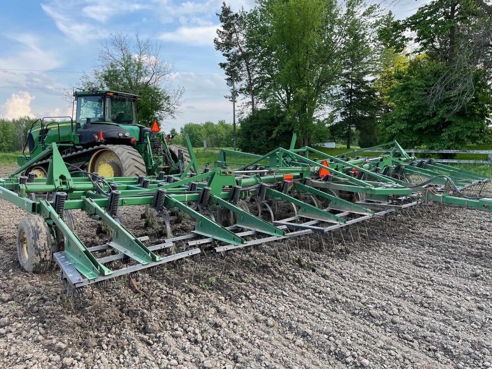 2004 John Deere 980-36 Field Cultivator