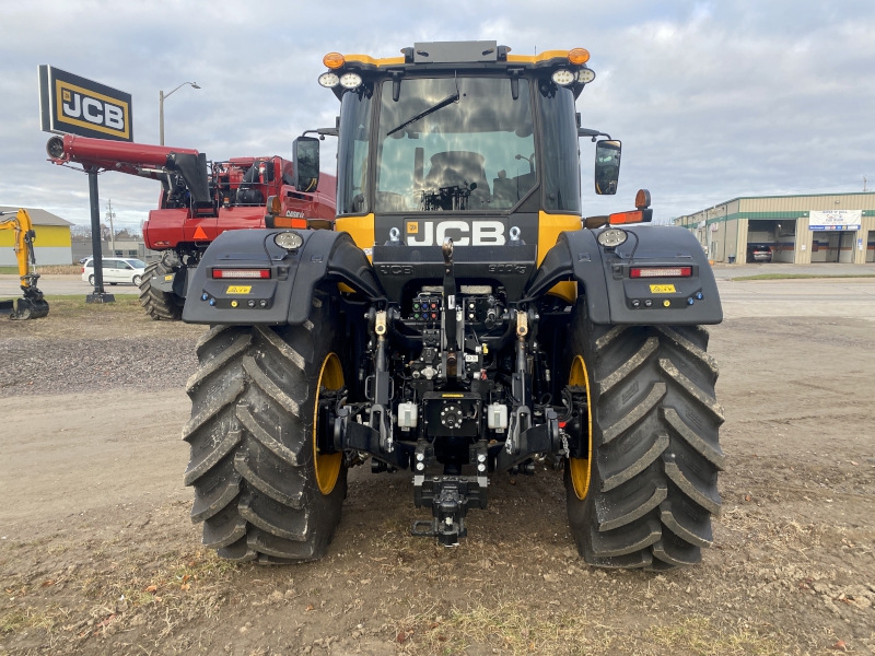 2024 JCB 4220 FASTRAC Tractor