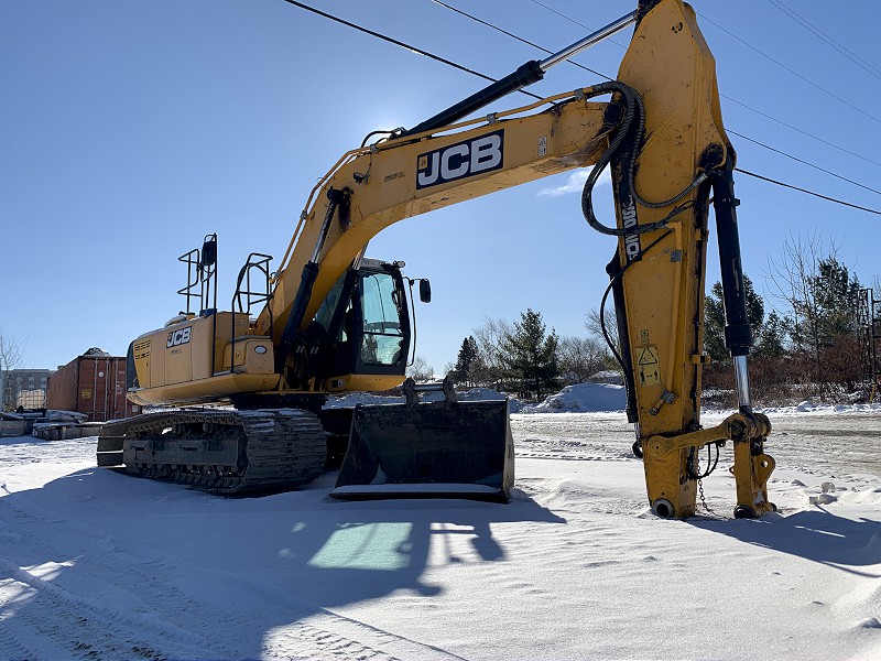 2018 JCB JS220LC Excavator