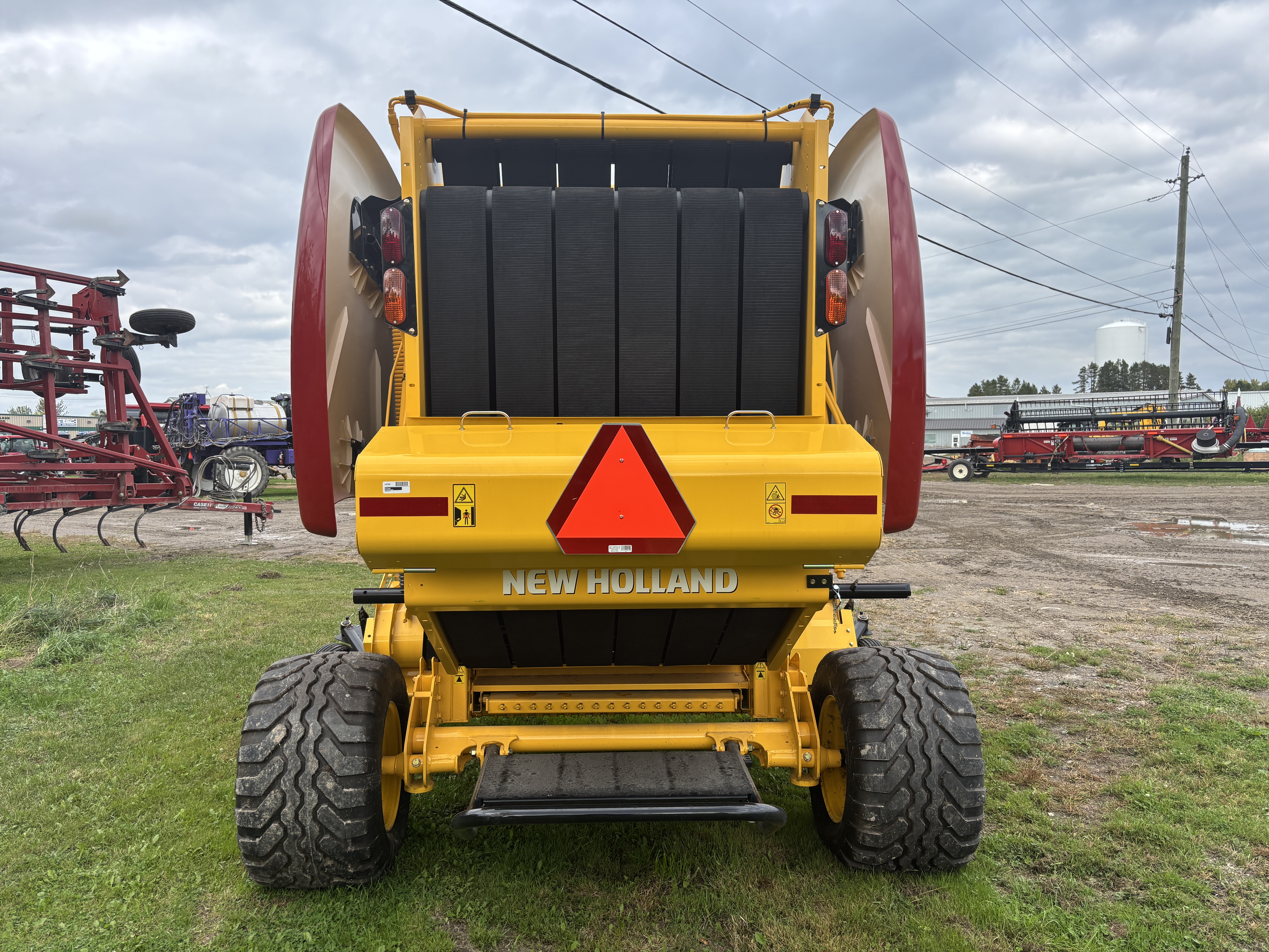 2025 New Holland RB450 Baler/Round